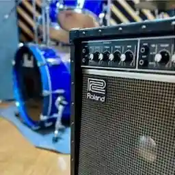 きんや