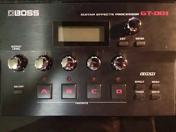 BOSS GT-001